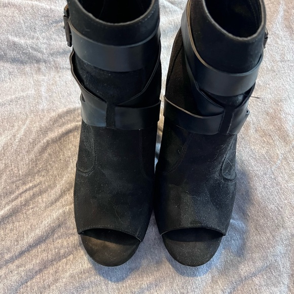 Black suede bootie - Picture 2 of 4